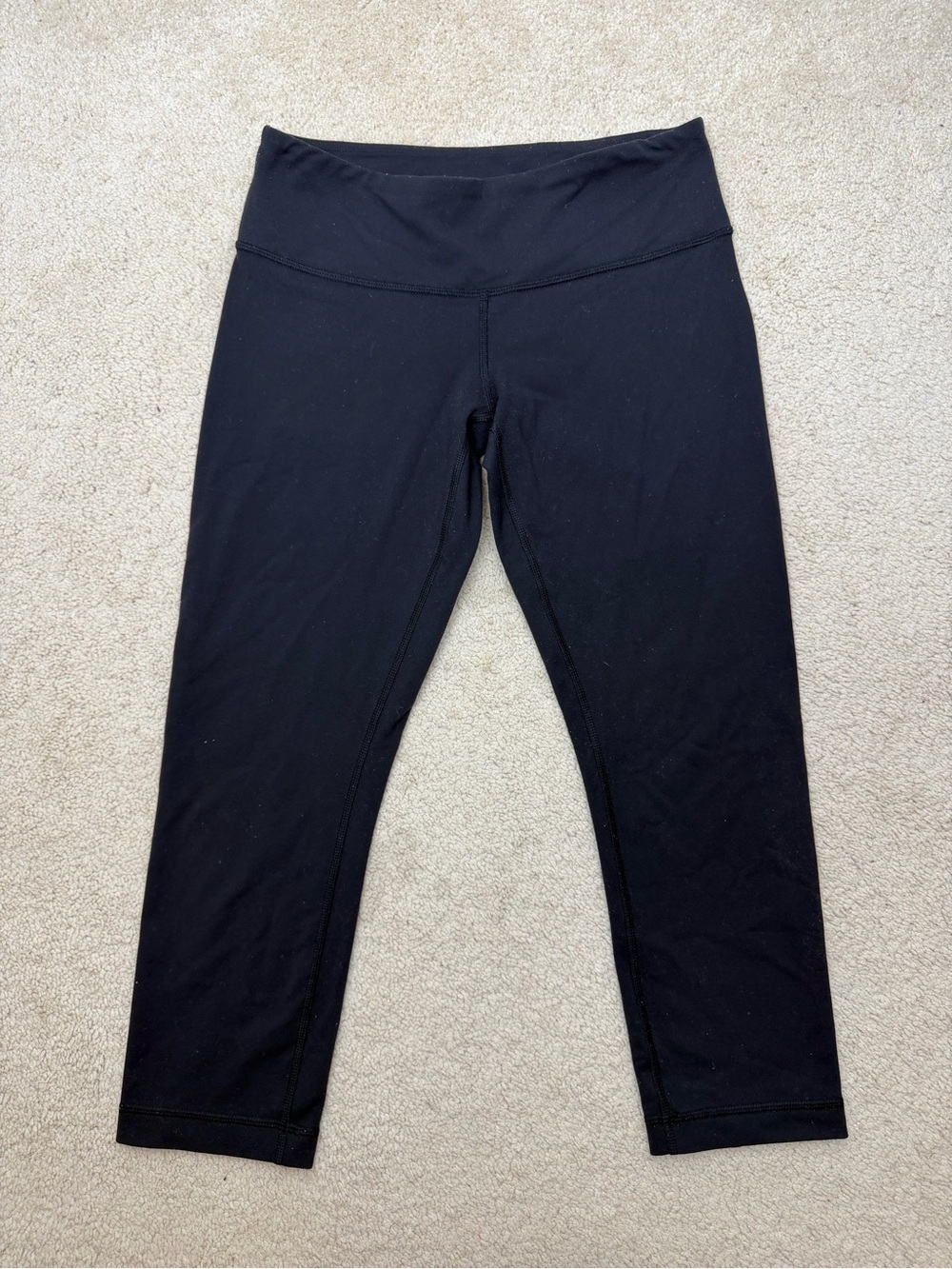 Lululemon Black High Rise Crop Leggings Women’s Size 6 Yoga Workout 21” Inseam